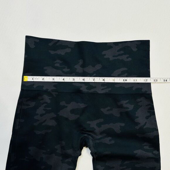 Spanx Camo Leggings Womens Medium Seamless Black Grey Mid Rise - Picture 6 of 8
